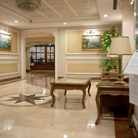 מלון Taksim Metropark 4*