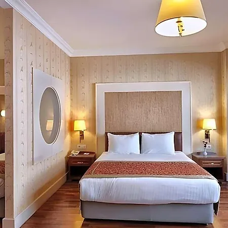 Hotel Taksim Metropark 4*