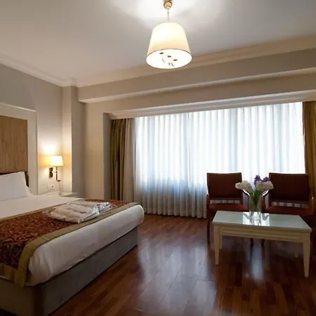 Taksim Metropark 4*